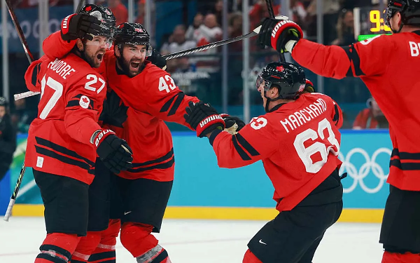 Канадские хоккеисты на Олимпиаде повторили достижение сборной России