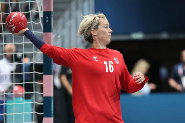 Определились шесть четвертьфиналистов чемпионата мира по гандболу среди женщин