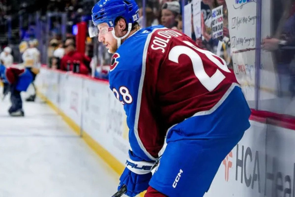 "Колорадо" обыграло "Айлендерс" без Ильи Соловьёва