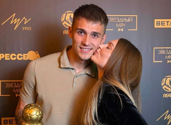 "Ты забрал по праву свое": жена лучшего вратаря Павлюченко трогательно поздравила супруга