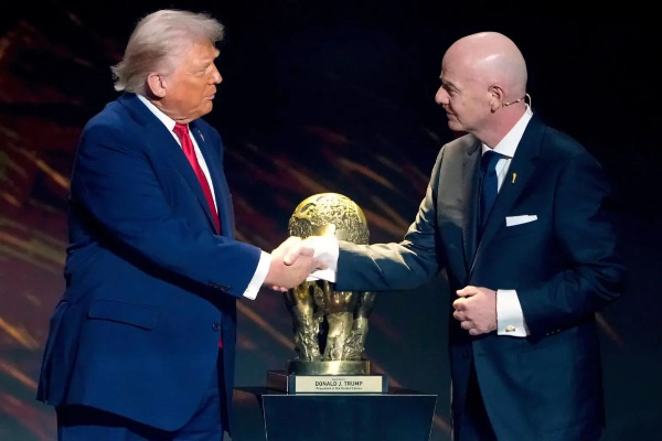 Трамп: "Спасибо фантастическому президенту ФИФА за отлично выполненную работу"