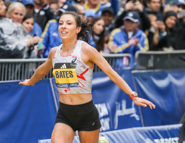 Спонсоры расторгли контракт с американской легкоатлеткой после новости о ее беременности 