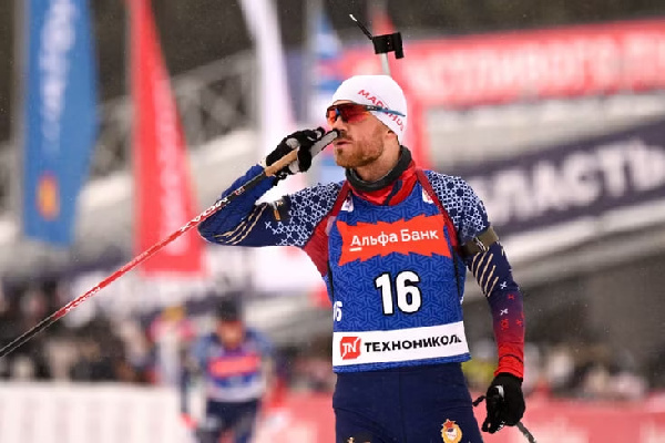 Антон Бабиков выиграл 40-километровый трейл в Архызе