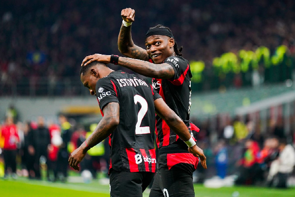 "Милан" одолел "Интер" в дерби, но отставание все еще крайне солидно