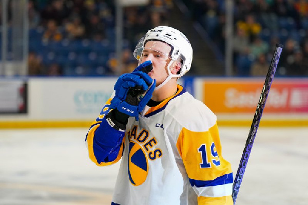 "Саскатун" с Егором Сидоровым вышел во второй раунд плей-офф WHL