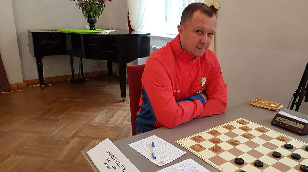 Белорус Андрей Валюк стал бронзовым призером этапа Кубка мира по шашкам-64