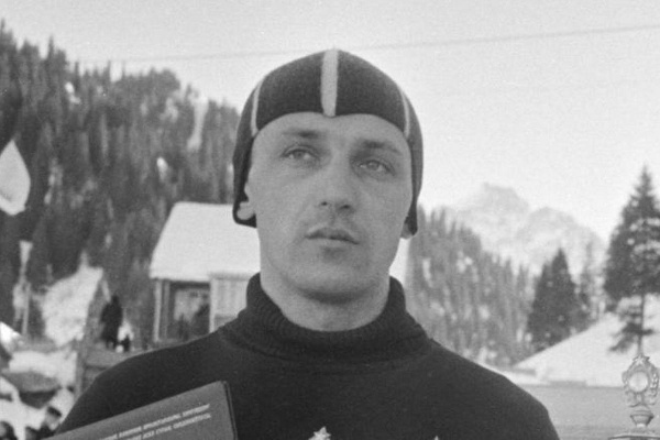 Легендарный тренер по конькобежному спорту умер на 100-м году жизни