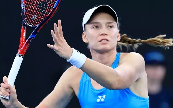 Елена Рыбакина сенсационно покинула турнир WTA-1000 в Пекине 