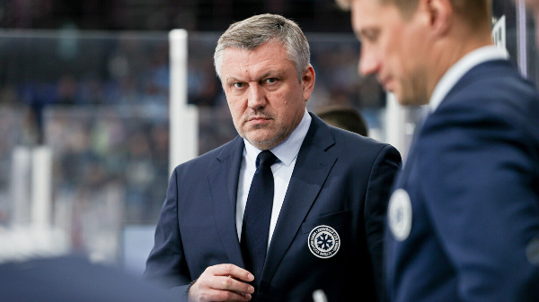 Известный журналист призвал уволить тренера "Сибири" после разгрома от минского "Динамо"