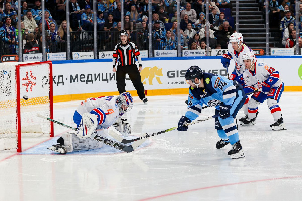 Потенциальный соперник минского "Динамо" по плей-офф уступил "Сибири"