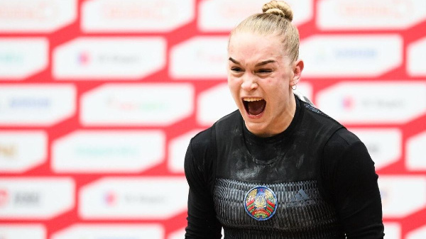 Белоруски Мойсеевич и Щепанова завоевали медали ЧЕ по тяжёлой атлетике