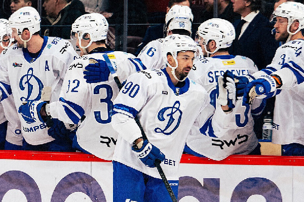 "Динамо" одолело "Автомобилист" Горбунова в матче КХЛ