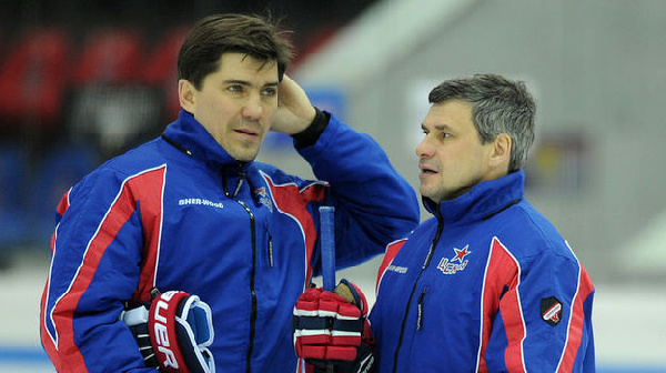 "Фундаментальный тренер со своими изюминками": Игорь Никитин поздравил Квартальнова с 1000-м матчем