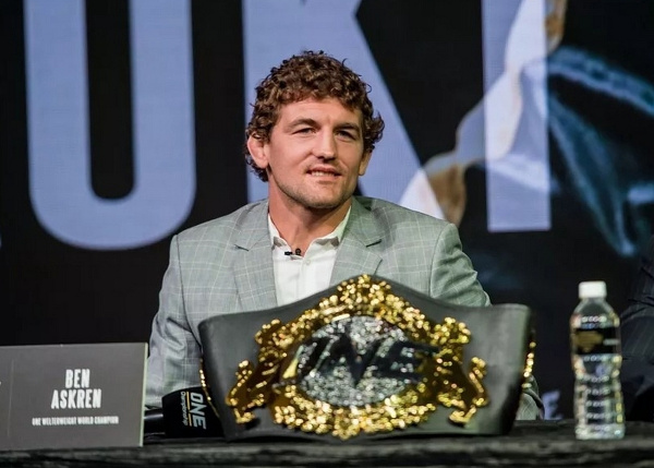 "Я умирал четыре раза": известный экс-боец UFC впервые после госпитализации обратился к фанатам