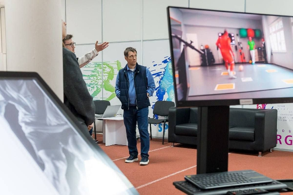 Виктор Ганчаренко посетил столичный ВУЗ: в АБФФ рассказали зачем