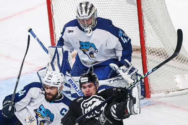 "Трактор" в голевой перестрелке одержал победу над "Барысом" в матче КХЛ