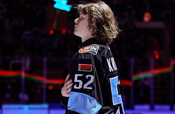 Молодой форвард "Динамо" рассказал, что ему советовал Шипачев во время дебюта в КХЛ