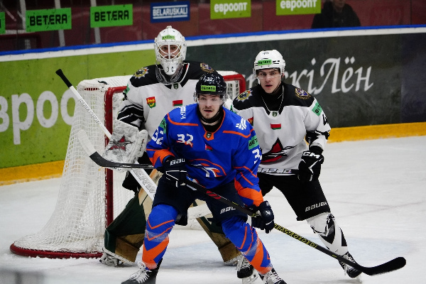 Оршанский "Локомотив" уверенно переиграл "Авиатор" в матче экстралиги