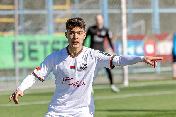 Новый вызов: футболист "Днепра" отправляется в молодежную сборную Армении