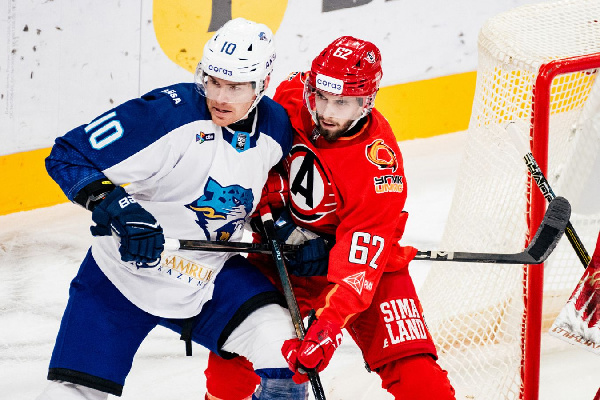 "Автомобилист" уступил "Барысу" на домашней площадке в Екатеринбурге