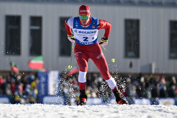 Большунов впервые заявлен на гонку после скандального отстранения
