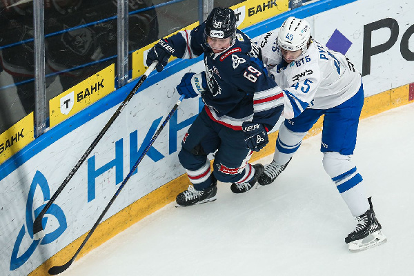 "Нефтехимик" обыграл московское "Динамо" в матче КХЛ
