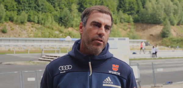 Главный тренер сборной Германии по биатлону хочет продолжить работу после исторического провала