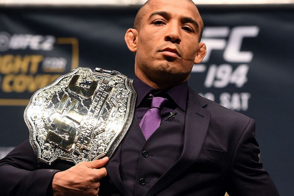 Прославленный экс-чемпион UFC исключён из ростера организации