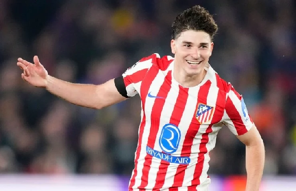 Зеркальная картина: "Барселона" в меньшинстве проиграла "Атлетико" в 1/4 финала