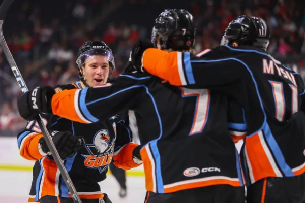 АХЛ: Егор Сидоров с 2+1 стал первой звездой, Андрей Лошко сделал голевой пас — ВИДЕО