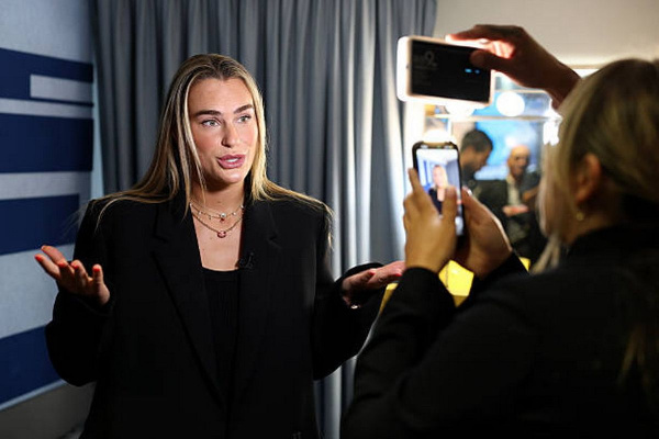 Из спортсменки — в принцессу: Соболенко перевоплащается в видео