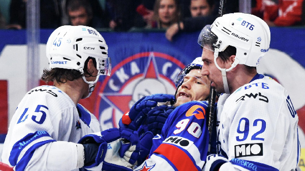 СКА на последних минутах вырвал победу у московского "Динамо" в матче КХЛ