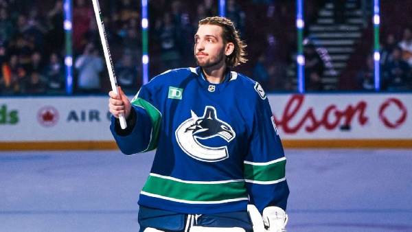 Толопило — вторая звезда: "Ванкувер" впервые за пять матчей выиграл