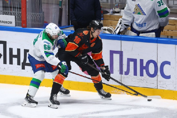 "Салават Юлаев" по буллитам дожал "Адмирал" в матче КХЛ