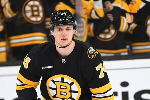 Шанс для белоруса: конкурент Колячонка в "Бостоне" отправлен в АХЛ