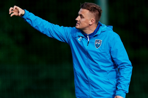 Голкипер "Пари НН" заявил, что Шпилевский бросал бутылки в раздевалке команды