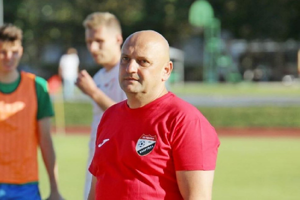 Клуб высшей лиги объявил о продлении контракта с главным тренером