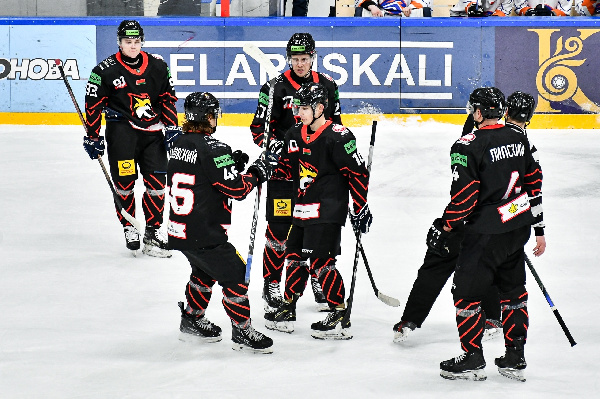 "Гомель" дома уверенно обыграл оршанский "Локомотив" в матче экстралиги