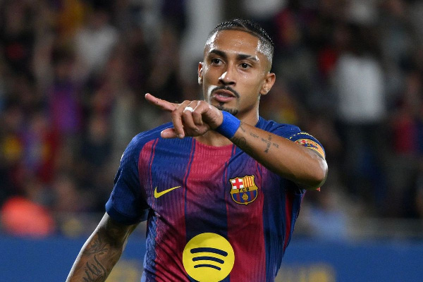 Дубль Рафиньи принес "Барселоне" важную победу над "Осасуной" в Ла Лиге