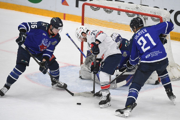 "Металлург" обыграл "Торпедо" и находится в шаге от выхода в полуфинал Кубка Гагарина