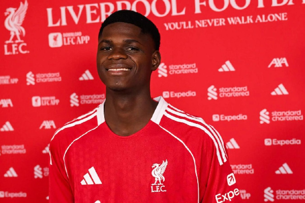 "Ливерпуль" объявил о переходе 18-летнего защитника
