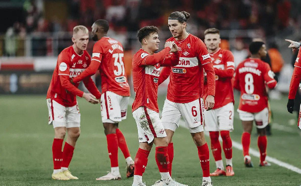 "Локомотив" снова уступает "Спартаку" в Кубке России