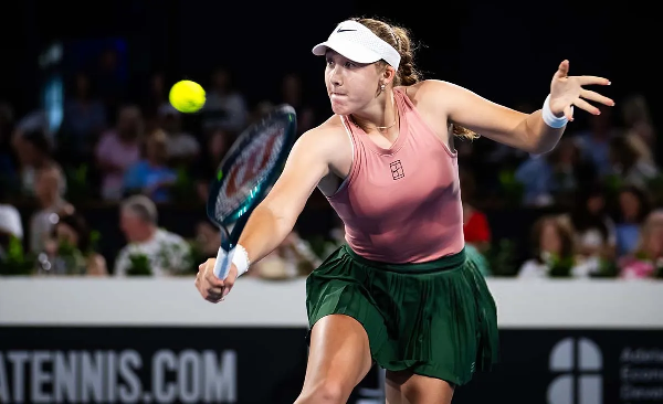 18-летняя россиянка "с баранкой" разгромила соперницу в 1/4 финала турнира WTA