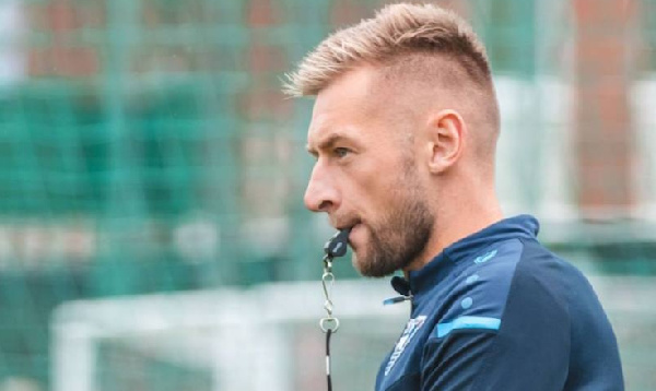 Белорусский тренер Булойчик признался, что опыт в дубле "Витебска" помогает его карьере в России