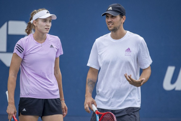 Рыбакина вернула тренера, WTA — против: первый теннисный сериал 2025-го