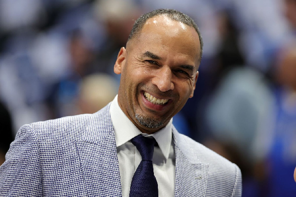 В НБА уволили генерального менеджера, который обменял главную звезду команды