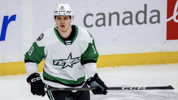 Видео: Владислав Колячонок впервые забросил в НХЛ в сезоне 2025/26