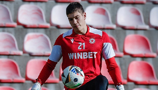 "Не факт, что будет первым": футбольный агент высказался о потенциальном переходе Лапоухова в "Спартак"