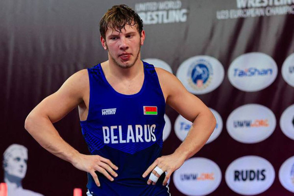 Белорусский борец Хаслаханов вышел в финал молодежного чемпионата Европы