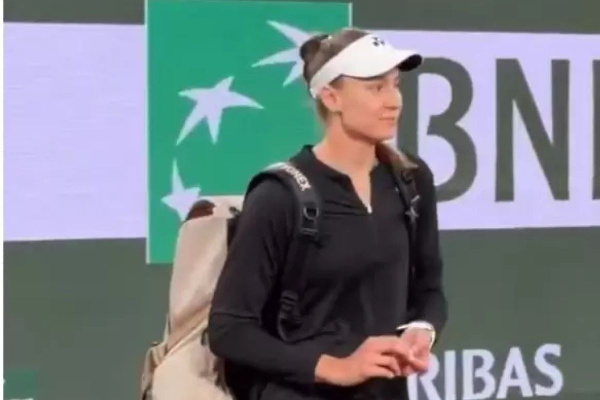 Елена Рыбакина прибыла на "Ролан Гаррос" — ВИДЕО